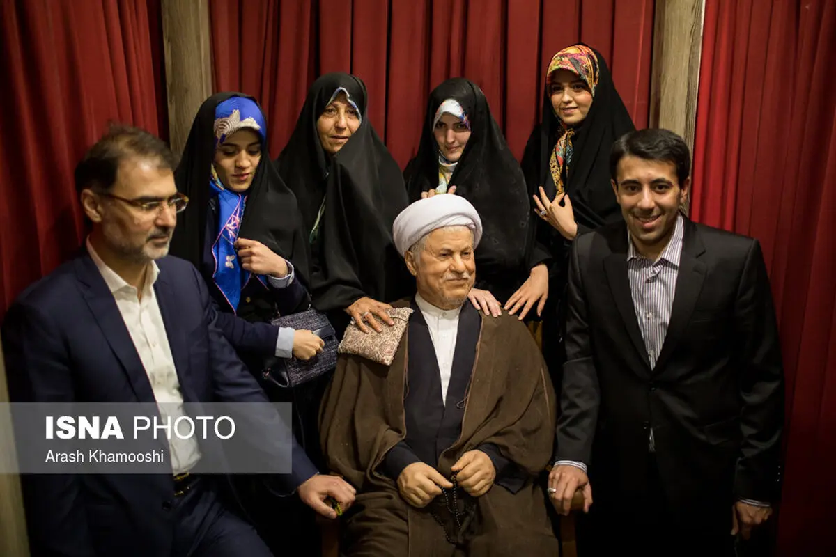 رونمایی از مجسمه آیت الله هاشمی در تالار مشاهیر برج میلاد/تصاویر