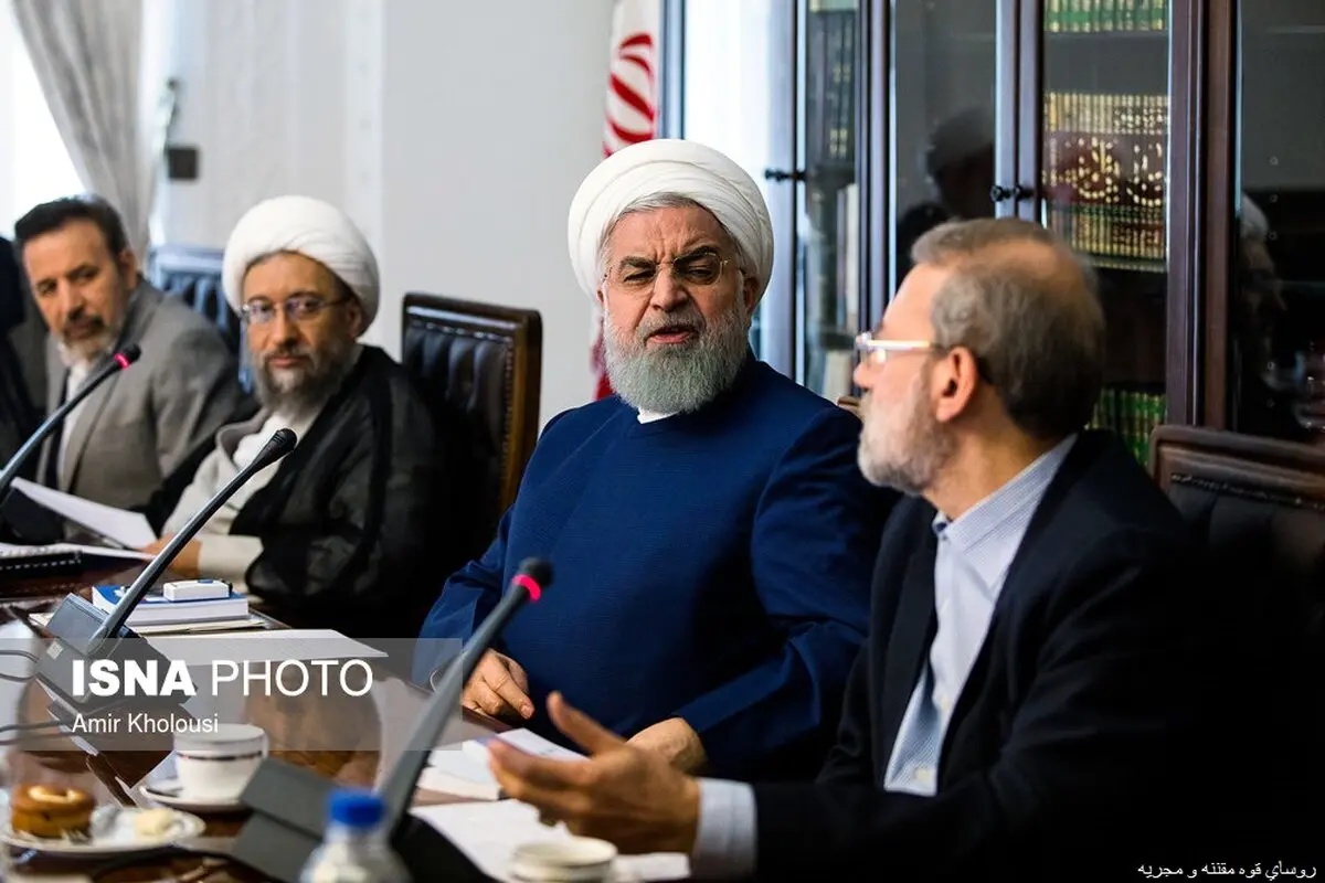 اخم روحانی به لاریجانی + عکس