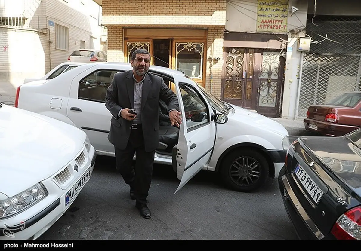 ضرغامی چه خودرویی سوار می شود؟/ عکس