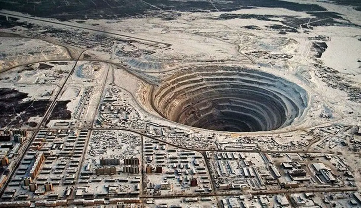 تصاویر / معدن الماسی که هلیکوپترها را می بلعید!