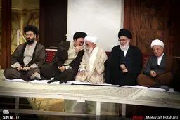 در گوشی سید حسن با آیت‌الله جنتی