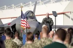 لفاظی ضد ایرانی نفر دوم دولت آمریکا در پایگاه هوایی کالیفرنیا! + جزئیات