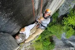 تصاویر دلهره‌آور عروس و داماد ماجراجو