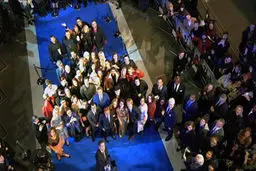 شکستن رکورد سلفی با بلندترین پایه عکاسی گوشی در دنیا + تصویر