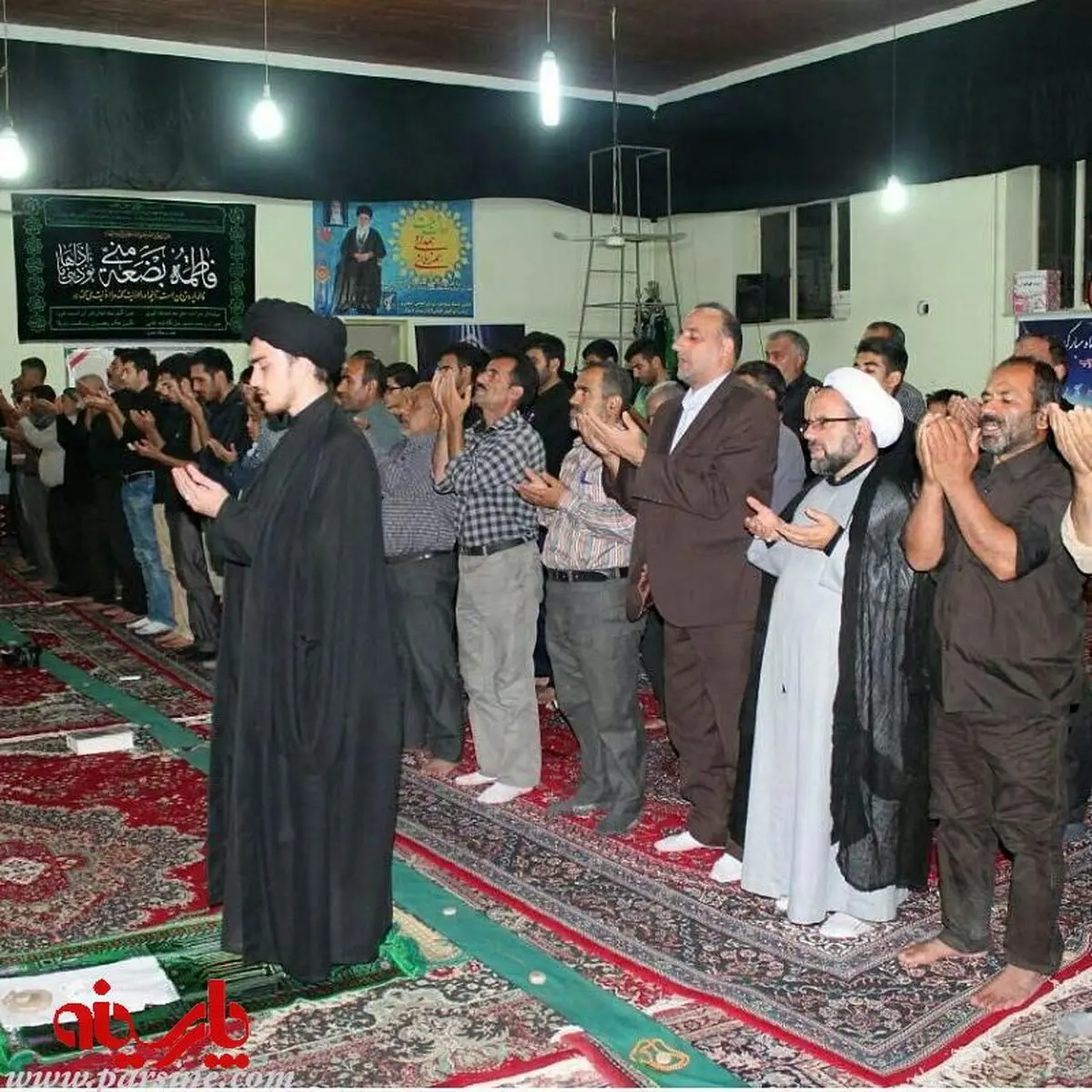 فرزند سیدحسن خمینی در قامت امام جماعت/عکس