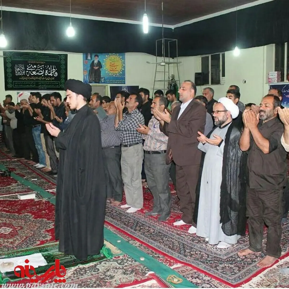 فرزند سیدحسن خمینی در قامت امام جماعت/عکس