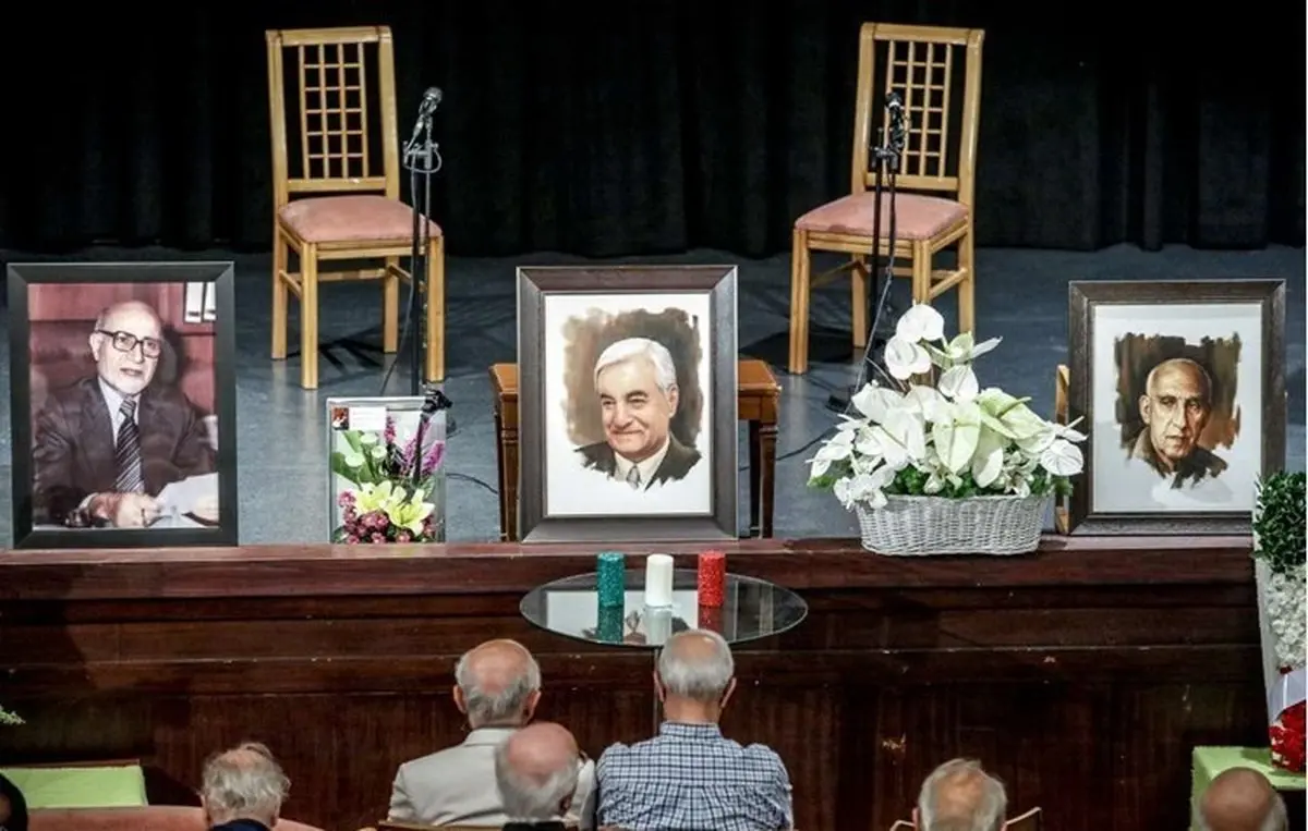 تصاویری از مراسم یادبود عباس امیرانتظام با حضور فعالان سیاسی