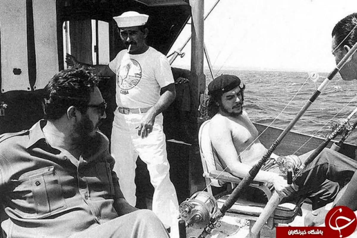 عكس/فیدل کاسترو و چه گوارا در حال ماهیگیری