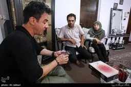 اشک های عمو پورنگ در خانه بنیتای 8 ماهه/عکس