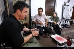 اشک های عمو پورنگ در خانه بنیتای 8 ماهه/عکس