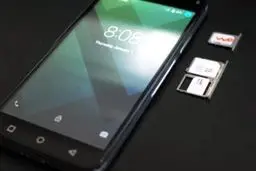 اولین تلفن هوشمند ۳ سیم کارته جهان /عکس