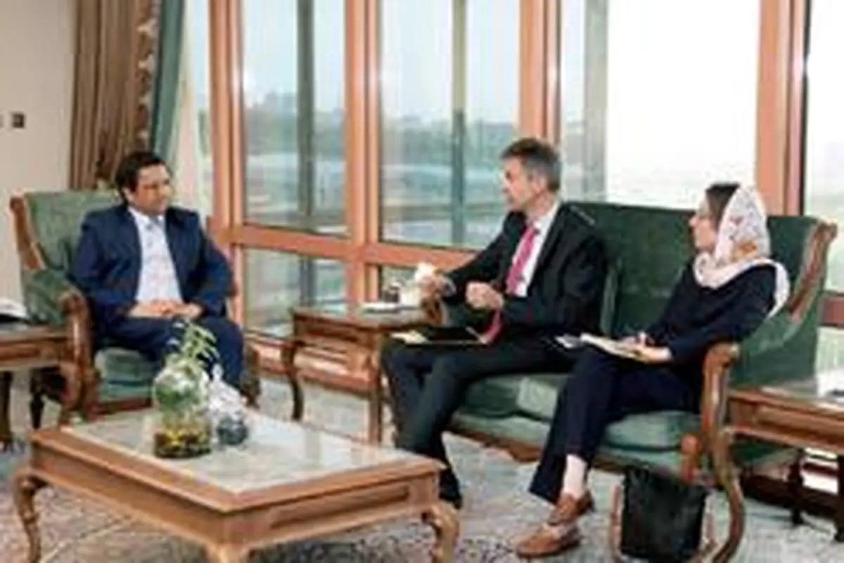 سفیر سوئیس در دیدار با رئیس کل بانک مرکزی از محدودنشدن روابط بانکی ایران و سوئیس در دوران تحریم آمریکا سخن گفت