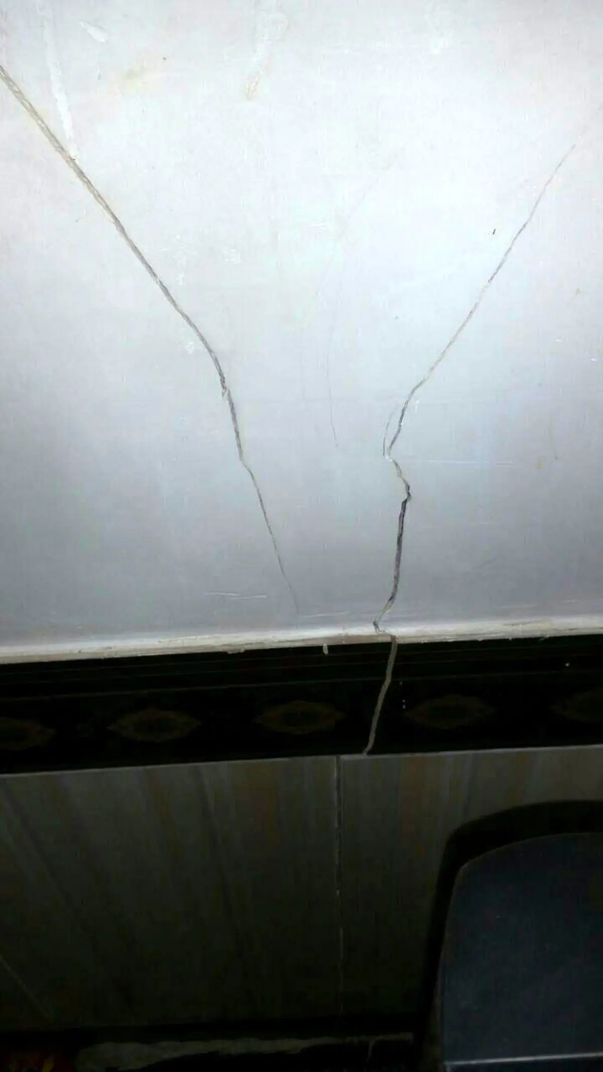 تصویری از خسارت زلزله شب گذشته در کوهدشت لرستان