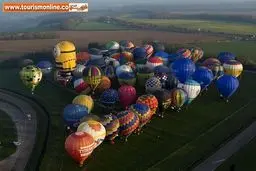 این بالن های رنگارنگ!/عکس