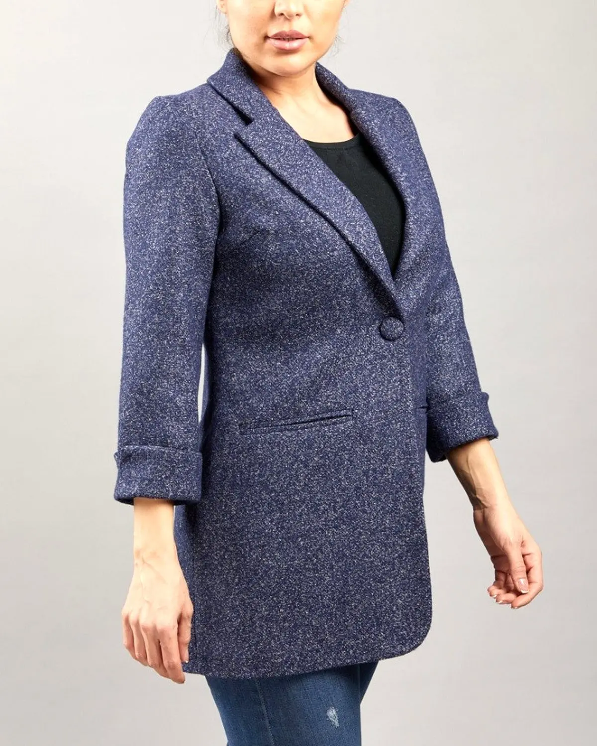 بررسی ویژگی های مانتو
