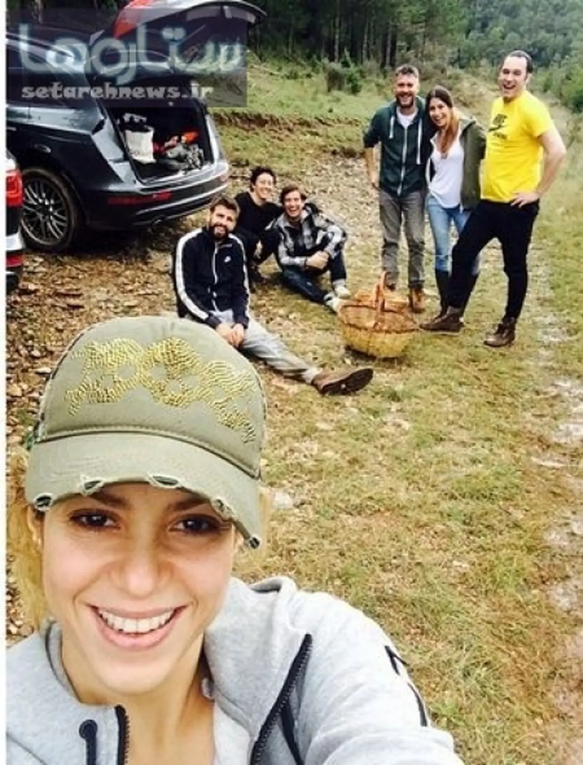 یک سلفی: شکیرا و دوستان‌اش در پیک نیک