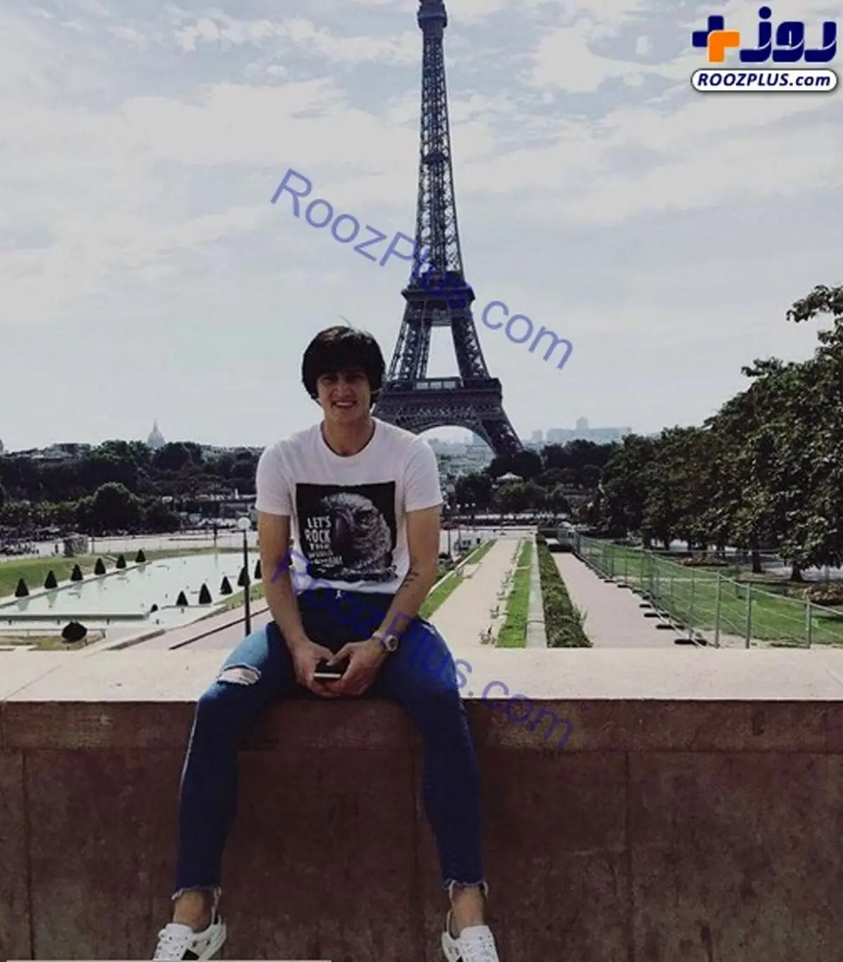 تیپ و ژست متفاوت فوتبالیست مشهور در پاریس /عکس