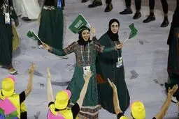 پوشش زنان افغانستان و عربستان در رژه افتتاحیه المپیک ریو/تصاویر