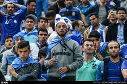 استرس هواداران سرخابی در دربی/ تصاویر