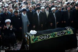 چه کسانی بر پیکر آیت الله واعظ طبسی نماز خواندند؟/ عکس