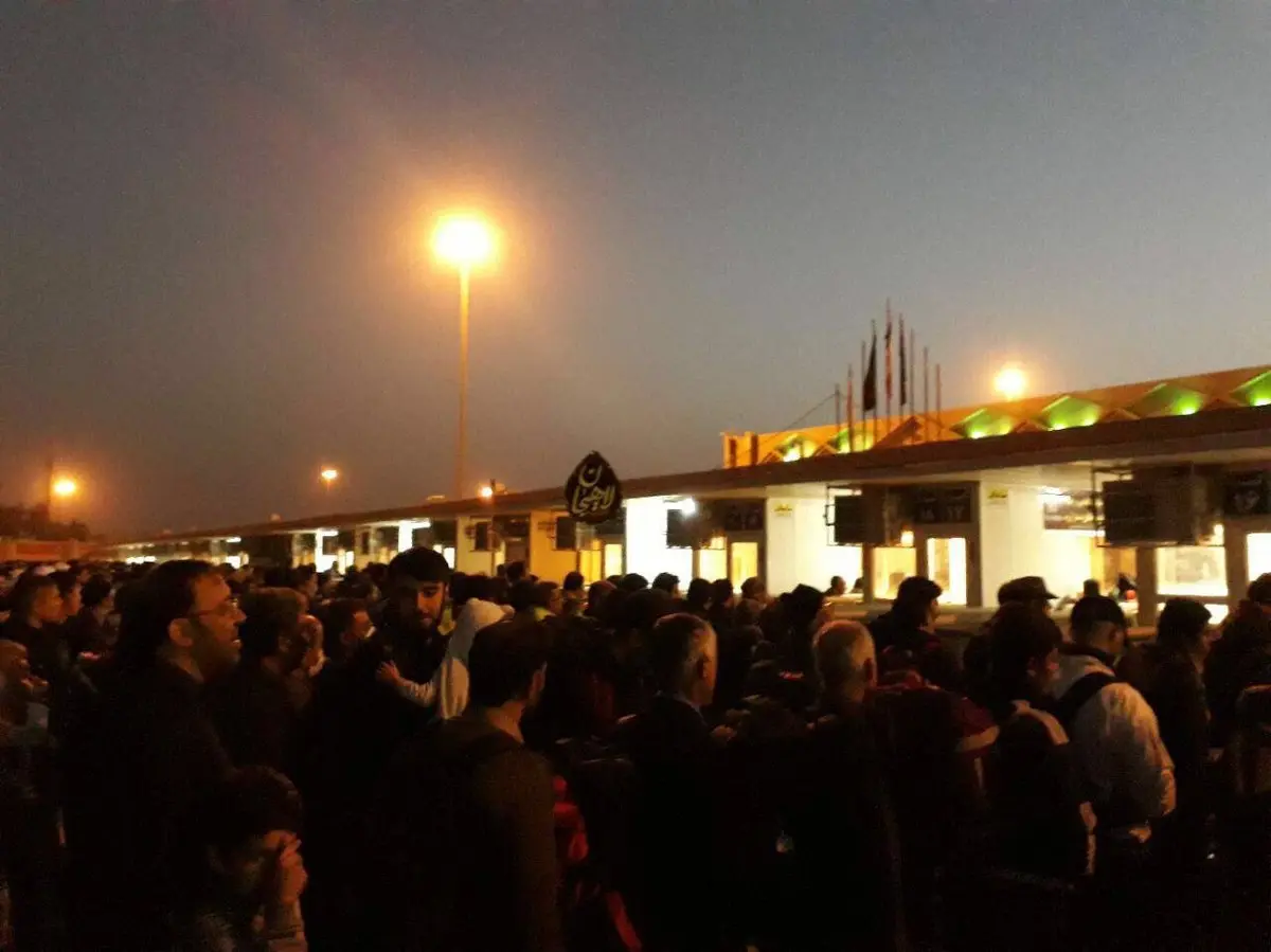 گیت‌های خروجی مرز مهران مملو از زائران اربعین حسینی(ع)/عکس