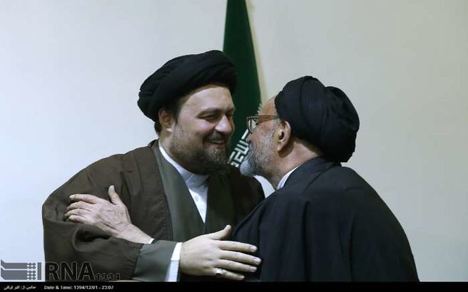 روبوسی سیدحسن خمینی با دعایی/عکس