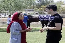 تصویری از سردار آزمون و خانم بازیگر در کنار هم