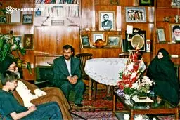 عکس ديده‌ نشده از رهبرانقلاب در منزل شهیدبابایی
