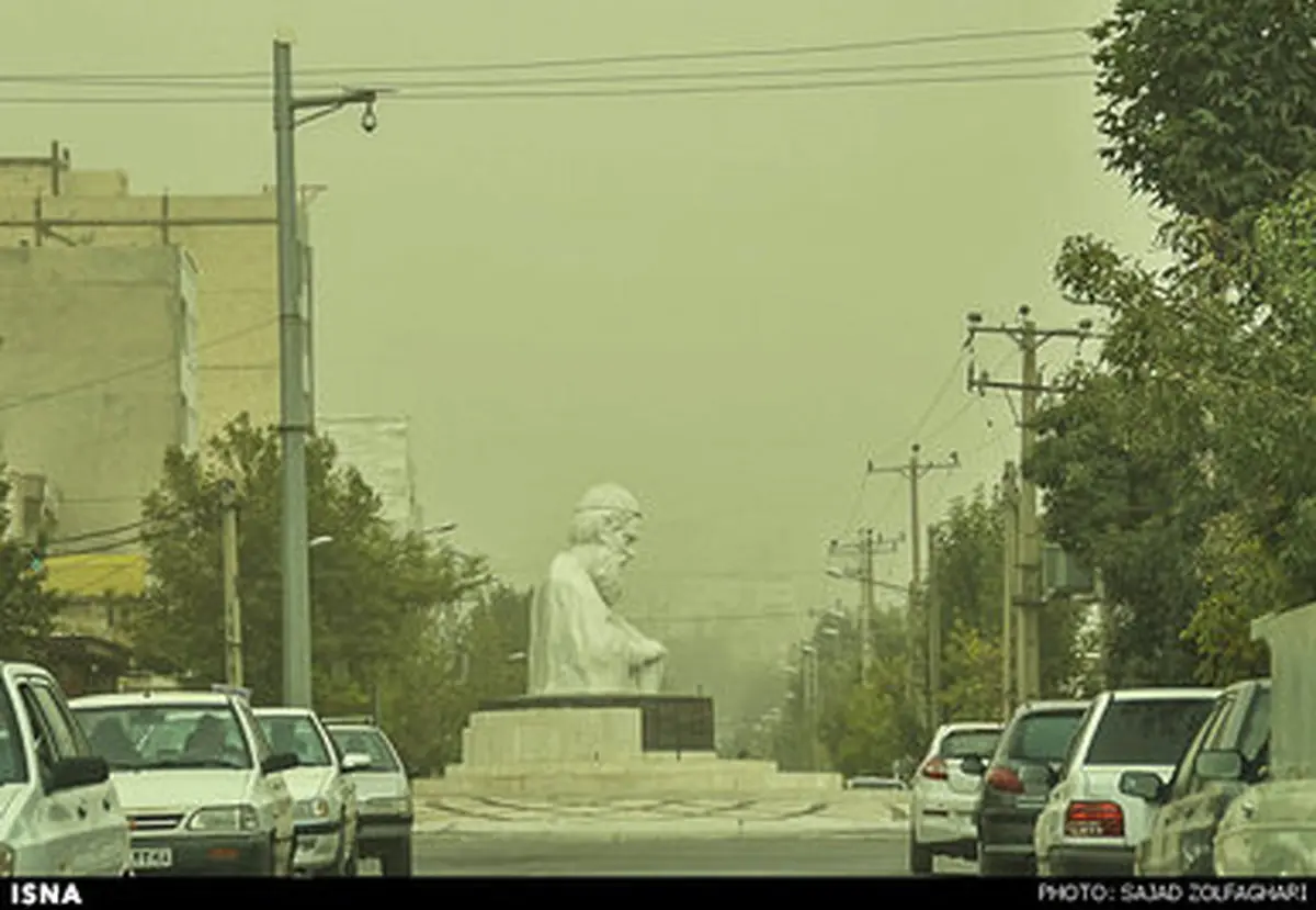 گرد و خاک شدید در هوای ایلام/تصاویر