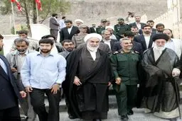 عکس کمتر دیده شده از سردار سلیمانی در کنار رهبر انقلاب