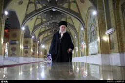 رهبر انقلاب در حرم مطهر امام راحل و گلزار شهدا/ تصاویر