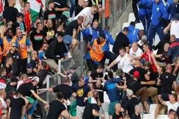 درگیری شدید هواداران پیش از دیدار ایسلند - مجارستان