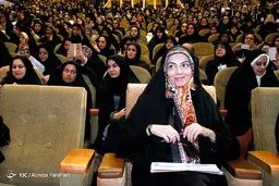 آزاده نامداره در جمع زنان موفق/عکس