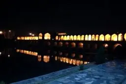خاطرات استاد دانشگاه جان هاپکینز از سفر به اصفهان، علاقه مردم ایران به دوستی دوباره ایران -آمریکا و حساسیت به مقام شهدا