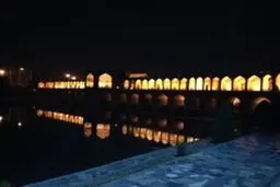 خاطرات استاد دانشگاه جان هاپکینز از سفر به اصفهان، علاقه مردم ایران به دوستی دوباره ایران -آمریکا و حساسیت به مقام شهدا