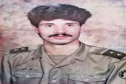 علی دایی در لباس مقدس سربازی ؛ عكس