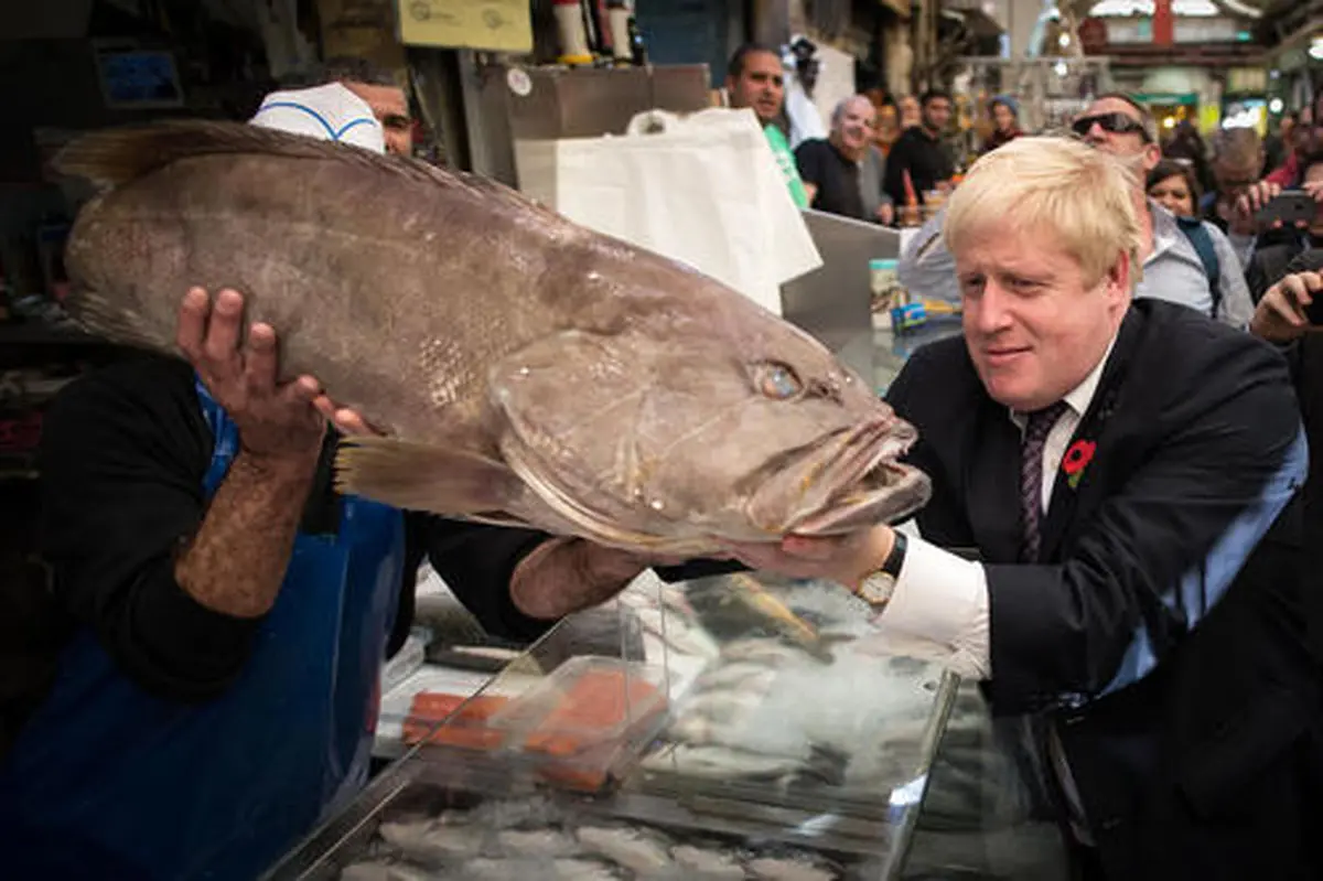 شهردار لندن در بازار ماهی فروشان شهر قدس /عکس