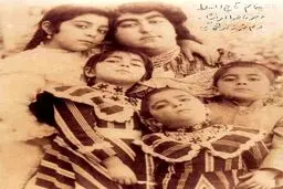 عکسی  جالب از دختر ناصرالدین شاه با فرزندانش!!