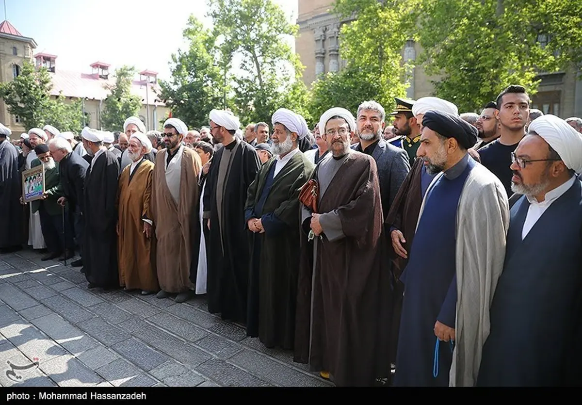 پیکر شهید امیر عبداللهیان در حرم حضرت عبدالعظیم آرام گرفت