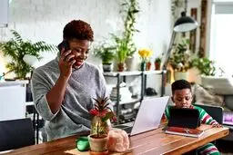 مهارت‌های نرم چیست و چگونه به موفقیت در کسب‌وکار کمک می‌کند؟
