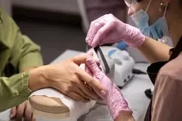 اتحادیه اروپا تایید کرد؛ اختلال در فرآیند باروری با کاشت ناخن