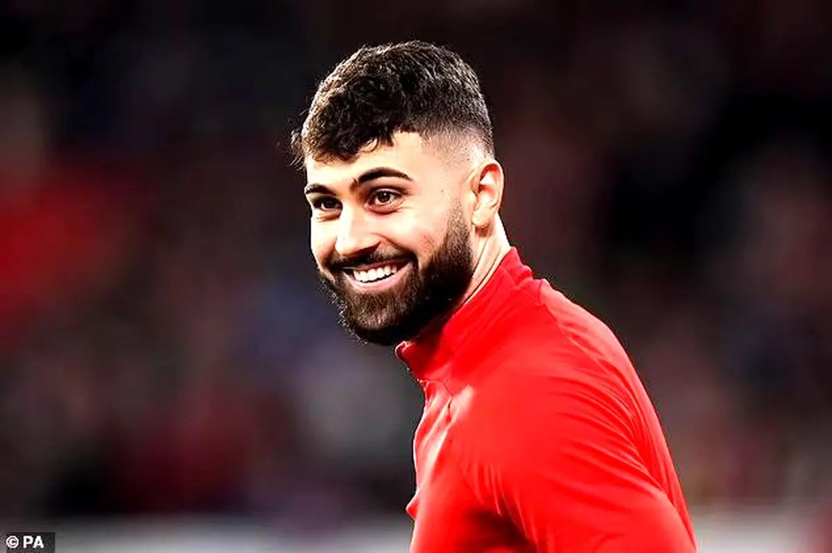  گران ترین مدافع دنیا آبی آسمانی می‌پوشد!
