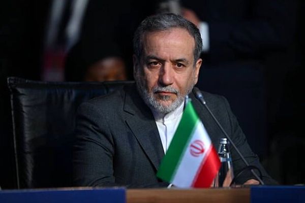 عراقچی: فردو زیر بمباران له شد، ولی فناوری هسته‌ای ایران له‌شدنی نیست!