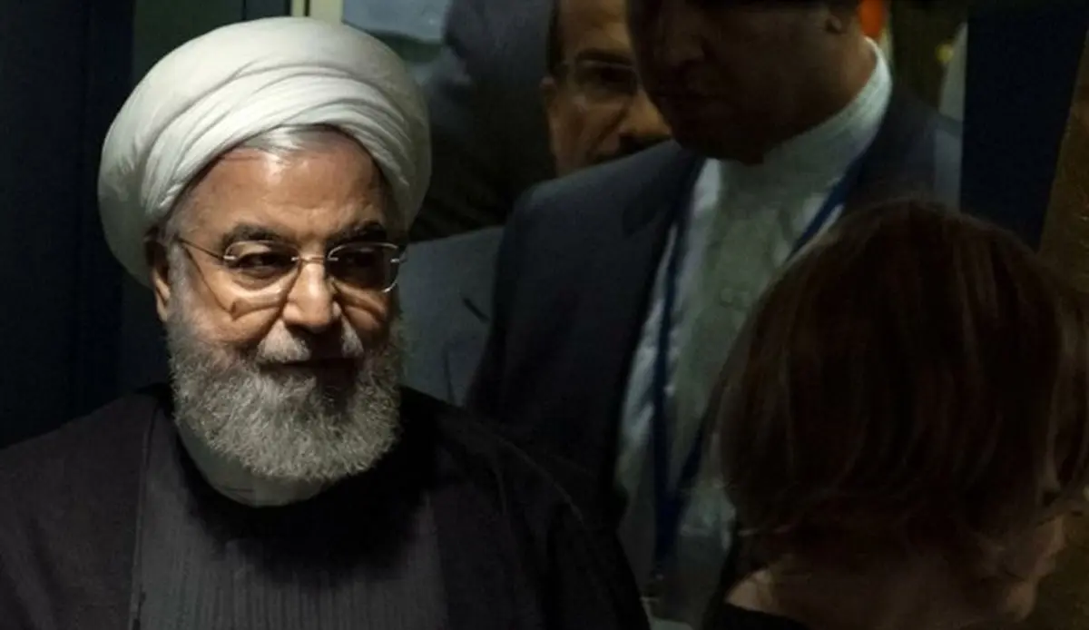 عباس عبدی: کاش روحانی زمانی که قانون ضدبرجام تصویب شد استعفا می‌داد