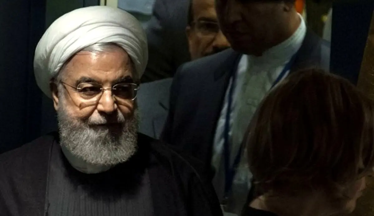 عباس عبدی: کاش روحانی زمانی که قانون ضدبرجام تصویب شد استعفا می‌داد