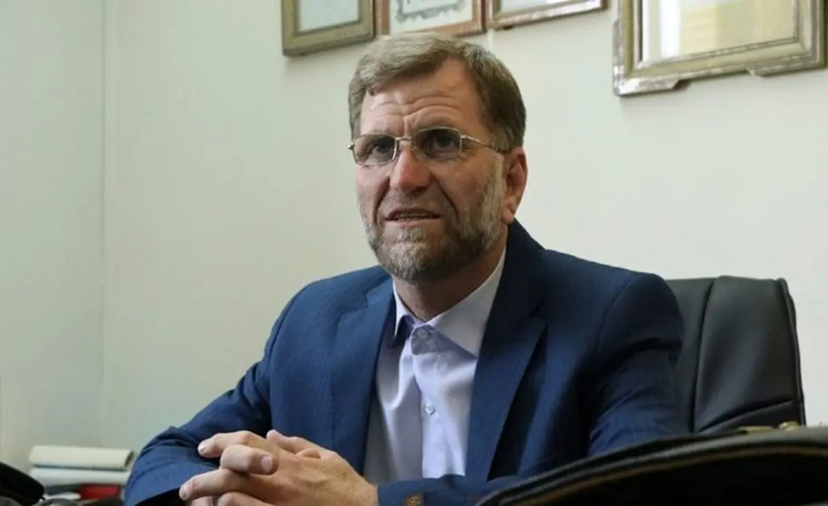 عزتی: با دستور «مشکلات کم شود» هیچ مشکلی کم نمی‌شود