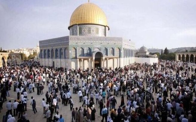 حمله وحشیانه نظامیان اشغالگر به فلسطینیان در مسجد الاقصی
