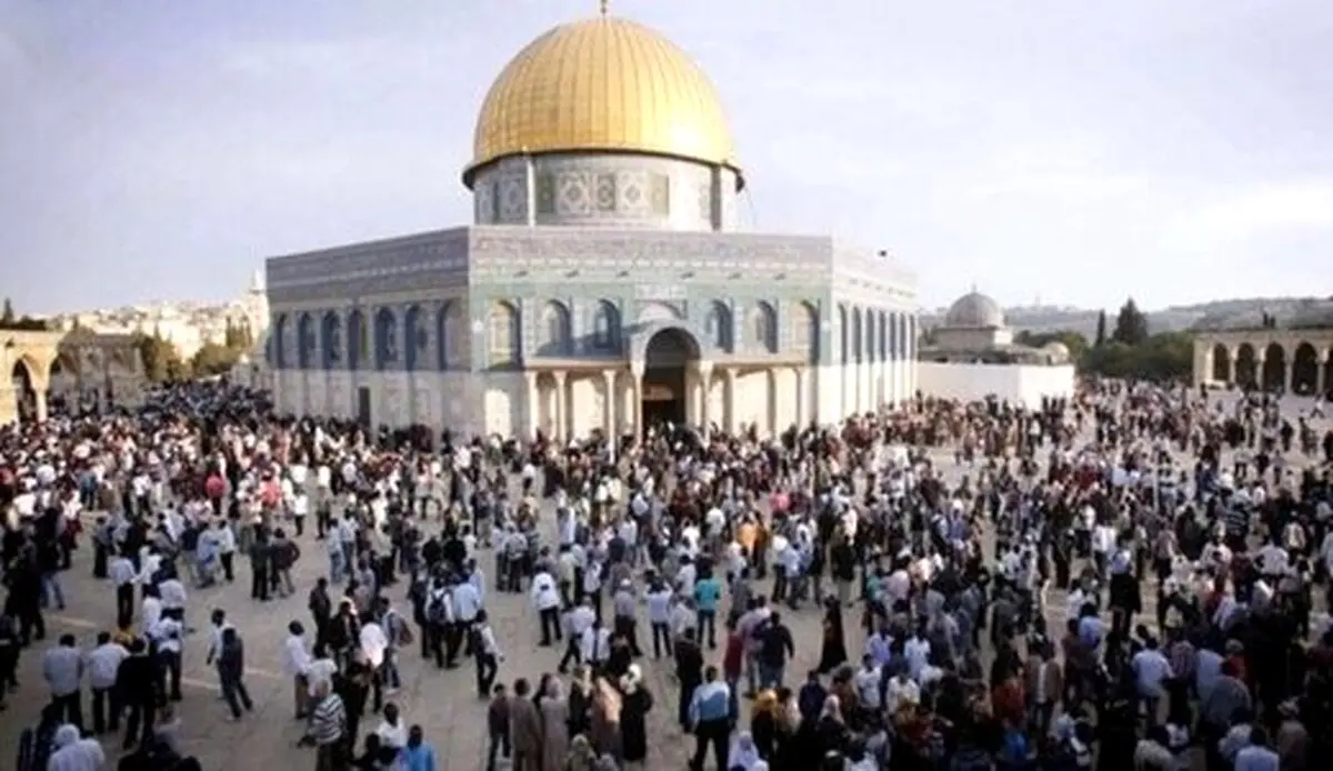 حمله وحشیانه نظامیان اشغالگر به فلسطینیان در مسجد الاقصی

