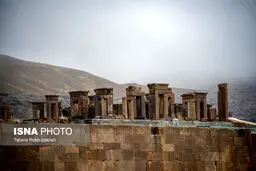 تصاویر تخت جمشید در باران