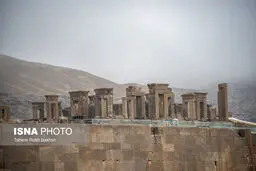 تصاویر تخت جمشید در باران